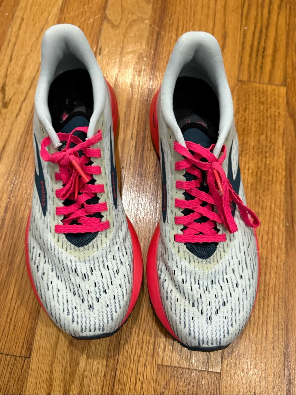 Womens Brooks Hyperion Tempo Gray Athletic Running Sneakers Shoes Size 9